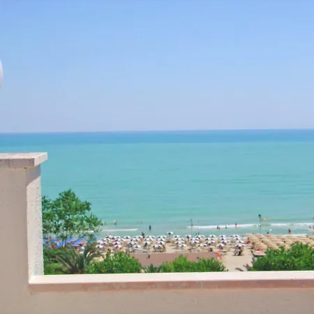 Casa Bella Attico Fronte Mare Con Piscina Διαμέρισμα Alba Adriatica