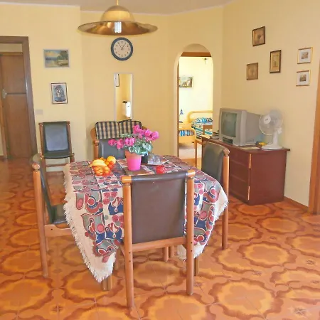 Casa Bella Attico Fronte Mare Con Piscina Διαμέρισμα *