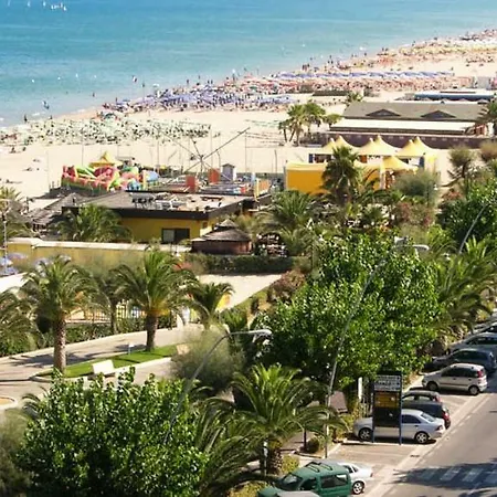 Casa Bella Attico Fronte Mare Con Piscina Alba Adriatica